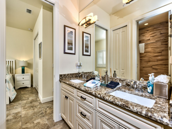 Naples Vacation Home Sleeps Eight Guests