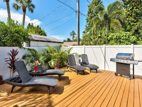 Naples Vacation Home Sleeps Eight Guests