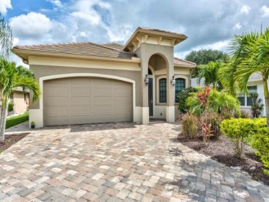 Naples Luxury Vacation Rental Minutes from the Beach