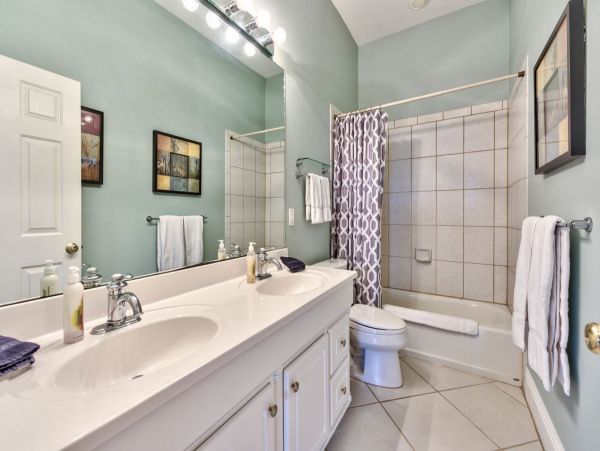 Naples Walk to Beach Three Bedroom Vacation Home