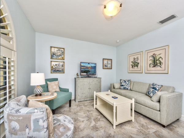 Naples Condo Right in the Heart of Everything!