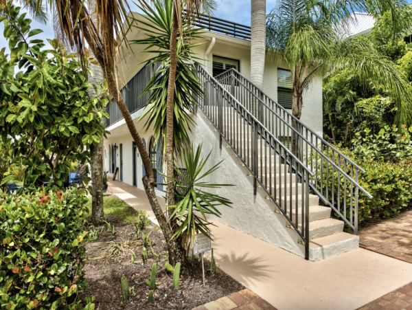 Naples Condo Right in the Heart of Everything!