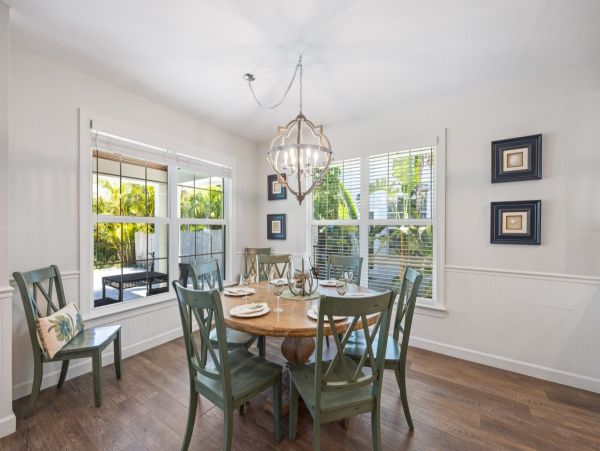 Charming Coastal Retreat with Private Pool Near Vanderbilt Beach