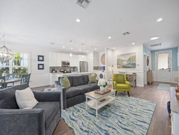 Charming Coastal Retreat with Private Pool Near Vanderbilt Beach