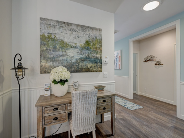 Charming Coastal Retreat with Private Pool Near Vanderbilt Beach