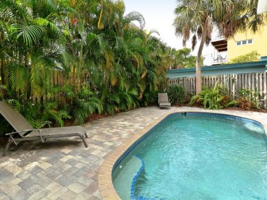 Walk to Beach 3 Bedrooms Townhome in Siesta Key