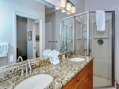 Walk to Beach 3 Bedrooms Townhome in Siesta Key