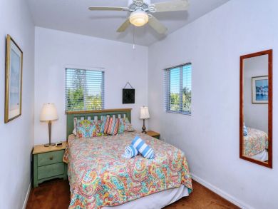 Walk to Beach 3 Bedrooms Townhome in Siesta Key