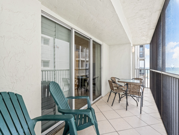 2 Bedroom Condo on the Beach with Partial Views Beach & Gulf
