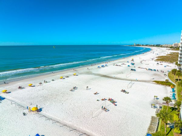2 Bedroom Condo on the Beach with Partial Views Beach & Gulf