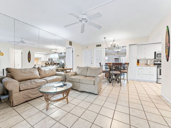 2 Bedroom Condo on the Beach with Partial Views Beach & Gulf