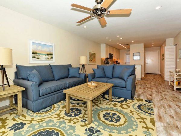 Beachfront 2 Bedroom Vacation Condo in Siesta Key Sleeps 6