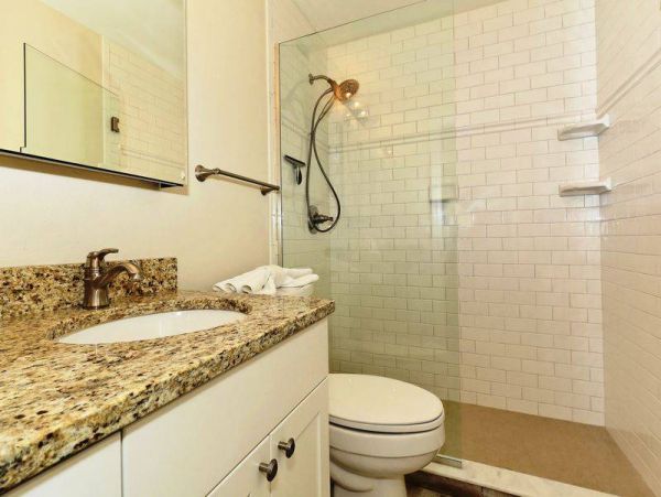 Beachfront 2 Bedroom Vacation Condo in Siesta Key Sleeps 6