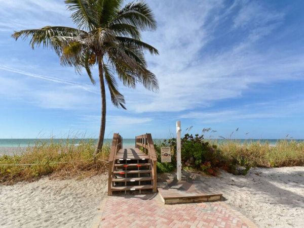 Stunning Siesta Key Condo with Gulf Views