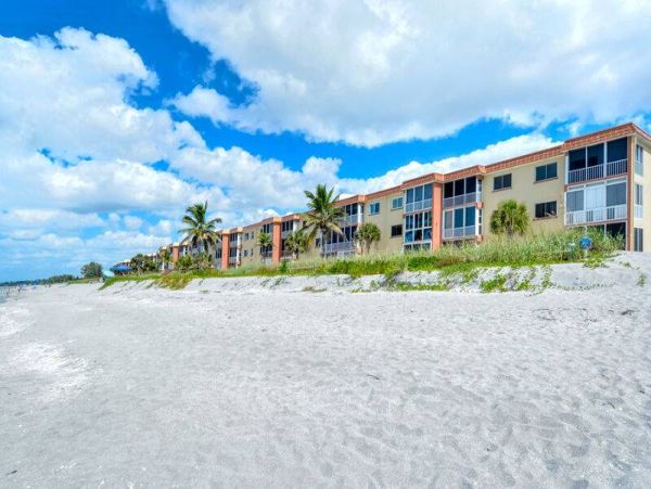 Stunning Siesta Key Condo with Gulf Views