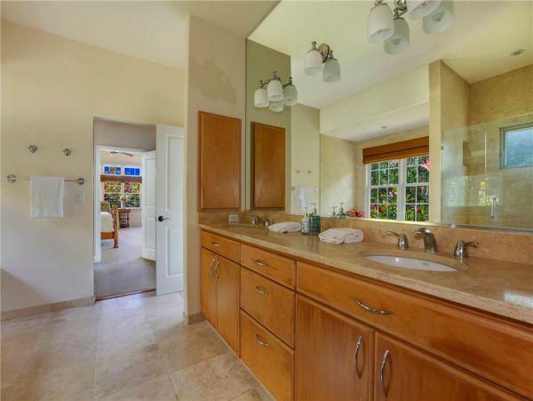 Princeville Vacation Home Sleeps Eight Guests.