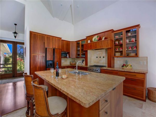 Princeville Vacation Home Sleeps Eight Guests.