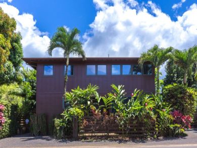 Hanalei Vacation Home Sleeps Seven Guests.