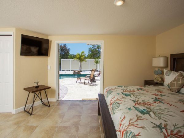Englewood Creek View Three Bedroom Vacation Rental Home