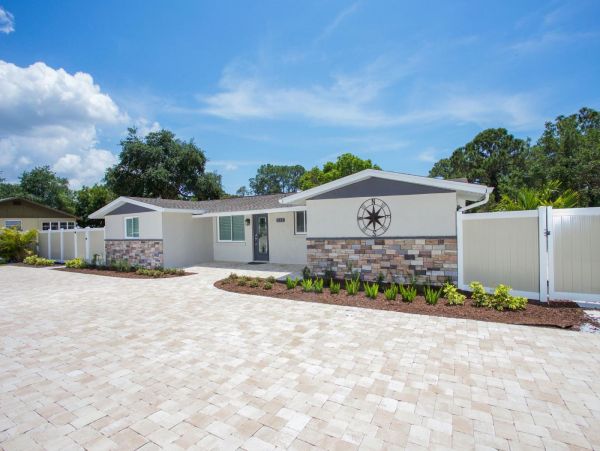 Englewood Creek View Three Bedroom Vacation Rental Home