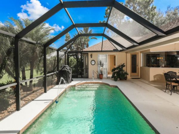 Three Bedroom Vacation Pool Home in Rotonda
