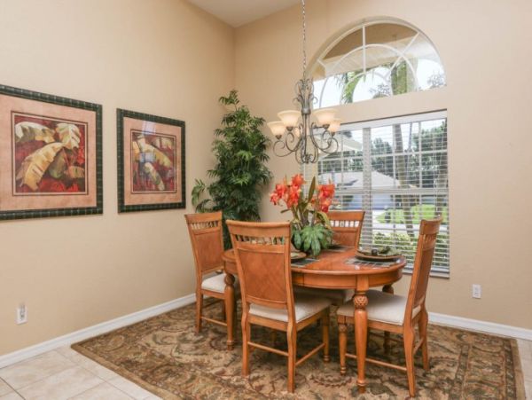 Three Bedroom Vacation Pool Home in Rotonda