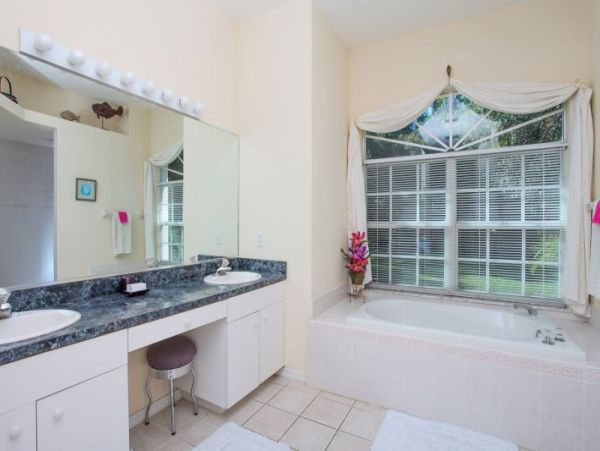 Secluded Four Bedroom Vacation Home Manasota