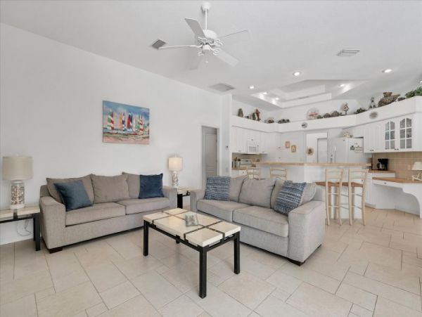 Englewood Home with 4 Bedrooms