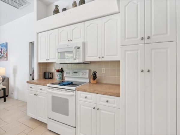 Englewood Home with 4 Bedrooms