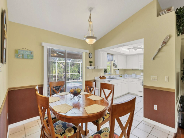 Value Pool Four bedroom Vacation Home Great Location