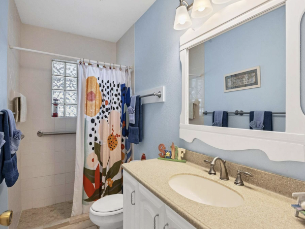 Value Pool Four bedroom Vacation Home Great Location