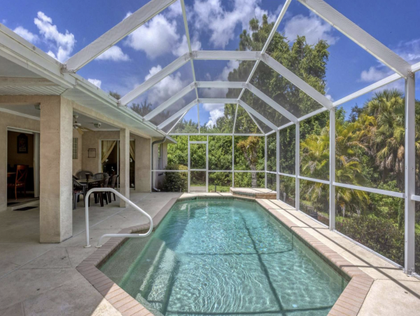 Value Pool Four bedroom Vacation Home Great Location
