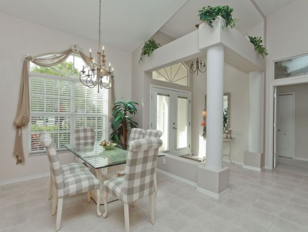Luxury Home Minutes From The Beach