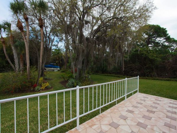Luxury Home Minutes From The Beach