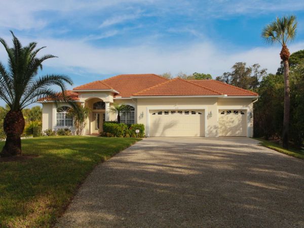 Luxury Home Minutes From The Beach