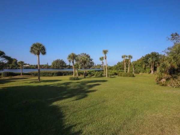 Englewood Four Bedroom Walk to Beach Vacation Home