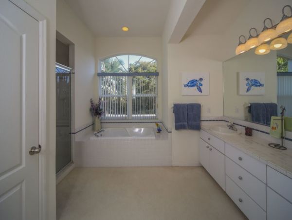 Englewood Four Bedroom Walk to Beach Vacation Home