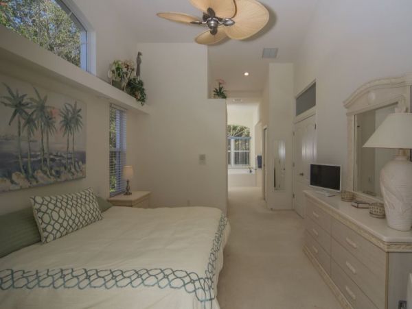 Englewood Four Bedroom Walk to Beach Vacation Home
