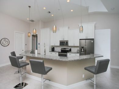 Bay View & Walk to Beach 4 Bedroomsl Home in Manasota