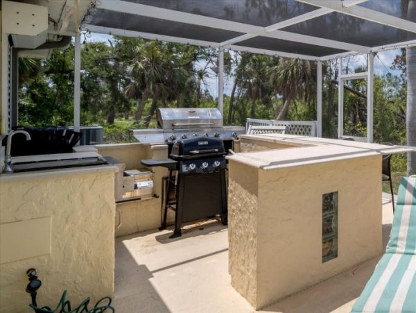 Luxurious Lakeside 5 Bedroom Home in Rotonda - Perfect Florida Getaway
