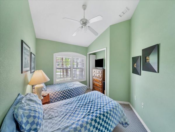 Luxurious Lakeside 5 Bedroom Home in Rotonda - Perfect Florida Getaway