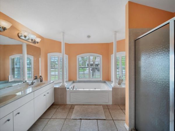 Luxurious Lakeside 5 Bedroom Home in Rotonda - Perfect Florida Getaway