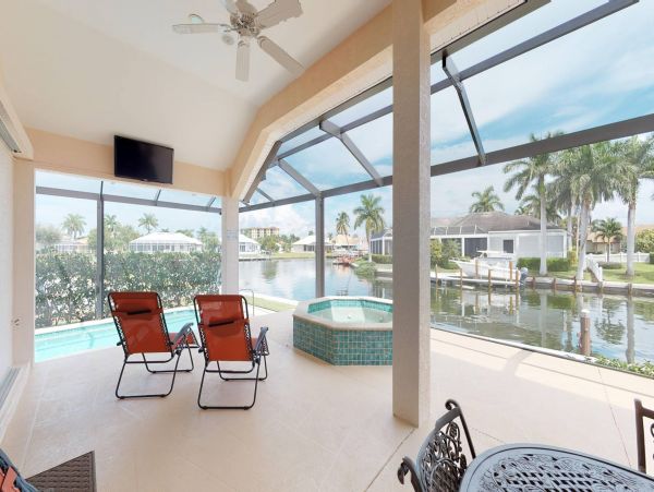 Canal Front 3 Bedroom Beautiful Property on Marco Island