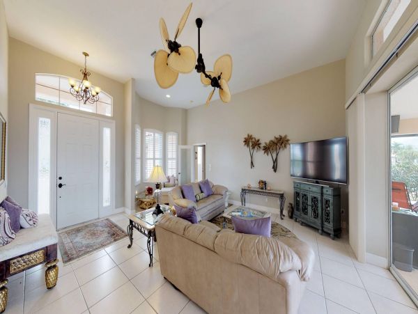 Canal Front 3 Bedroom Beautiful Property on Marco Island