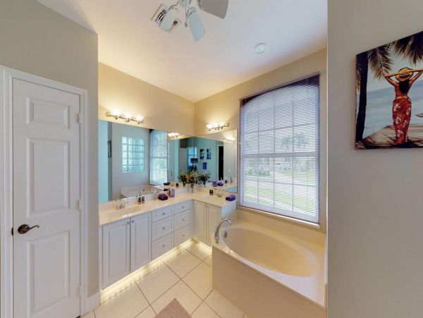 Canal Front 3 Bedroom Beautiful Property on Marco Island