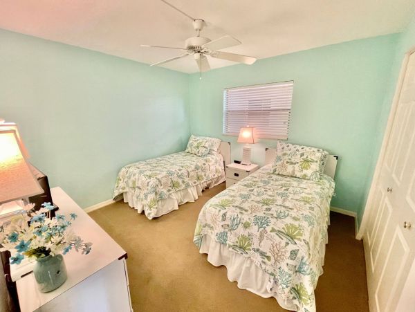 Walk to Beach Marco Island Vacation Condo