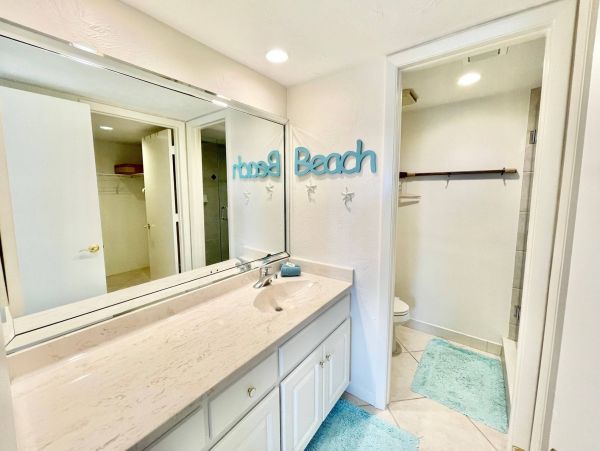 Walk to Beach Marco Island Vacation Condo