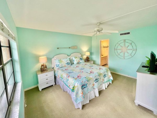 Walk to Beach Marco Island Vacation Condo