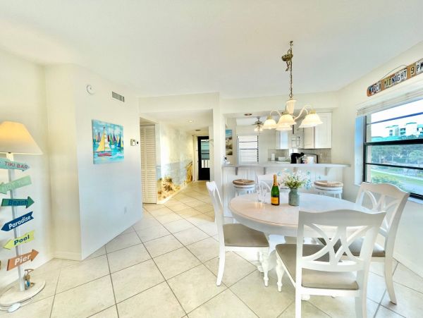 Walk to Beach Marco Island Vacation Condo