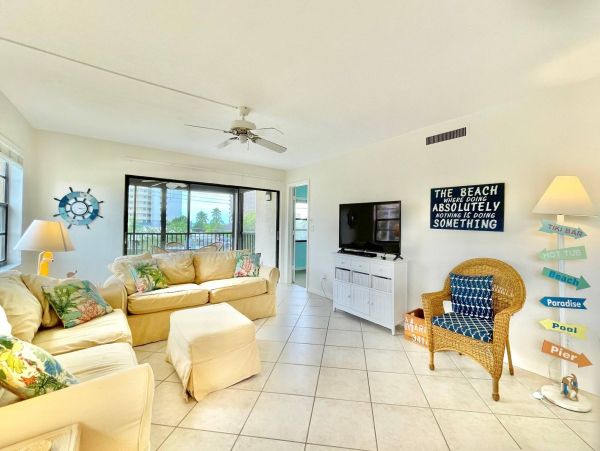 Walk to Beach Marco Island Vacation Condo